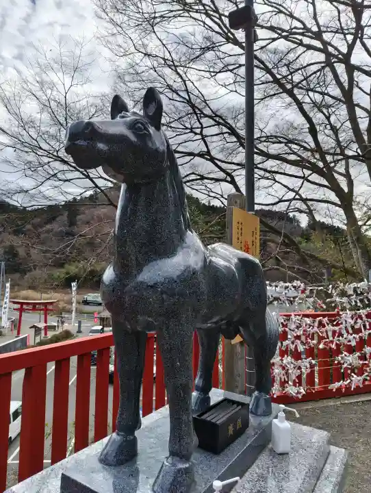 早馬神社の{uncategorized: "未分類", other: "その他", undefined: "問題あり", building: "その他建物", grave: "お墓", sacred_gate: "鳥居", guardian: "狛犬", statue: "像", buddha: "仏像", history: "歴史", nature: "自然", garden: "庭園", animal: "動物", pagoda: "塔", temizu: "手水舎", mountain_gate: "山門・神門", sanctuary: "本殿・本堂", subordinate: "末社・摂社", art: "芸術", scenery: "景色", jizo: "地蔵", ema: "絵馬", goshuin: "御朱印", omikuji: "おみくじ", items: "授与品その他", amulet: "お守り", goshuincho: "御朱印帳", eats: "食事", festival: "お祭り", votive_dance: "神楽", shichigosan: "七五三参", wedding: "結婚式", experience: "体験その他", initially: "初詣", around: "周辺", anti_infection: "感染症対策"}
