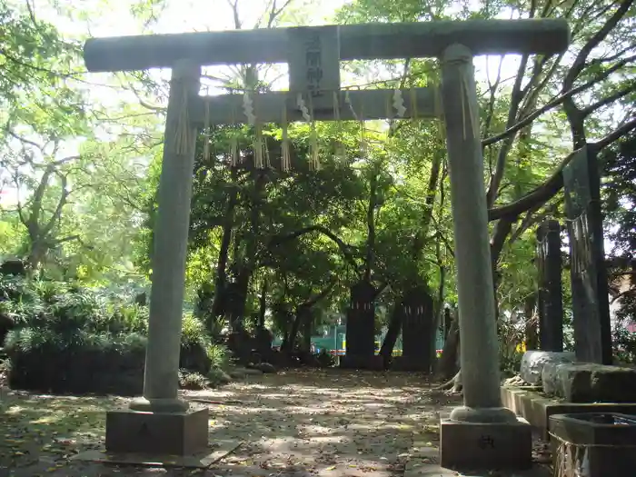 飯香岡八幡宮の鳥居