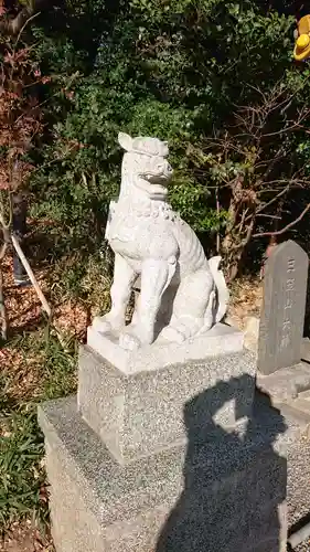 白旗神社の狛犬