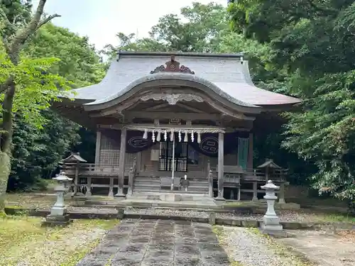 加知彌神社の本殿・本堂