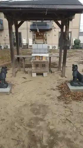 稲荷神社の本殿