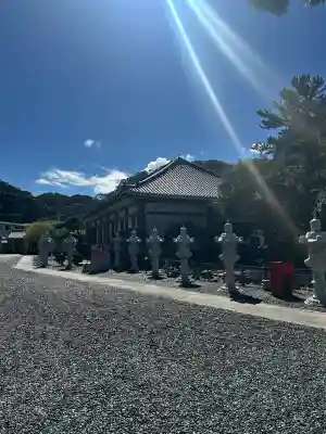 誕生寺の{uncategorized: "未分類", other: "その他", undefined: "問題あり", building: "その他建物", grave: "お墓", sacred_gate: "鳥居", guardian: "狛犬", statue: "像", buddha: "仏像", history: "歴史", nature: "自然", garden: "庭園", animal: "動物", pagoda: "塔", temizu: "手水舎", mountain_gate: "山門・神門", sanctuary: "本殿・本堂", subordinate: "末社・摂社", art: "芸術", scenery: "景色", jizo: "地蔵", ema: "絵馬", goshuin: "御朱印", omikuji: "おみくじ", items: "授与品その他", amulet: "お守り", goshuincho: "御朱印帳", eats: "食事", festival: "お祭り", votive_dance: "神楽", shichigosan: "七五三参", wedding: "結婚式", experience: "体験その他", initially: "初詣", around: "周辺", anti_infection: "感染症対策"}