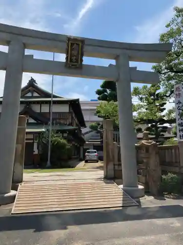 みなと八幡神社の鳥居