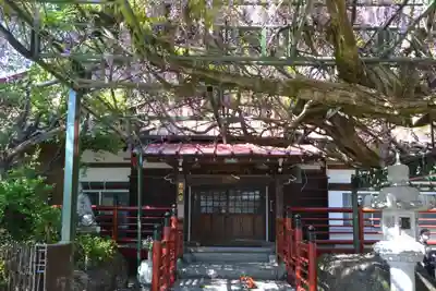 慈恩寺の本殿・本堂