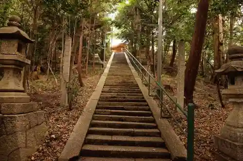 和爾下神社の建物その他