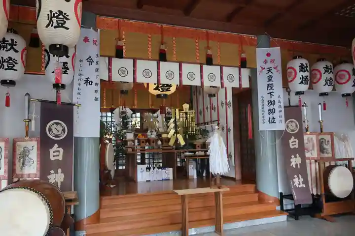 白神社の本殿・本堂