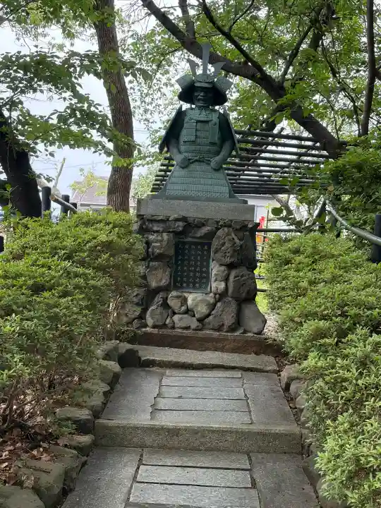 藤森神社の{uncategorized: "未分類", other: "その他", undefined: "問題あり", building: "その他建物", grave: "お墓", sacred_gate: "鳥居", guardian: "狛犬", statue: "像", buddha: "仏像", history: "歴史", nature: "自然", garden: "庭園", animal: "動物", pagoda: "塔", temizu: "手水舎", mountain_gate: "山門・神門", sanctuary: "本殿・本堂", subordinate: "末社・摂社", art: "芸術", scenery: "景色", jizo: "地蔵", ema: "絵馬", goshuin: "御朱印", omikuji: "おみくじ", items: "授与品その他", amulet: "お守り", goshuincho: "御朱印帳", eats: "食事", festival: "お祭り", votive_dance: "神楽", shichigosan: "七五三参", wedding: "結婚式", experience: "体験その他", initially: "初詣", around: "周辺", anti_infection: "感染症対策"}