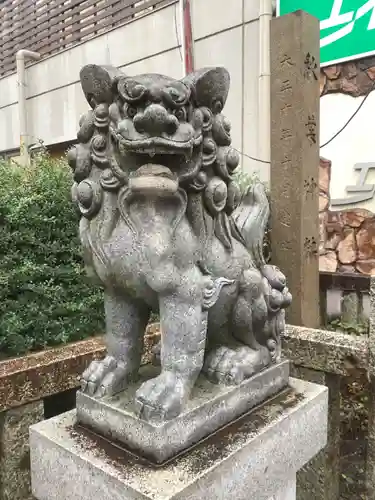 秋葉神社の狛犬