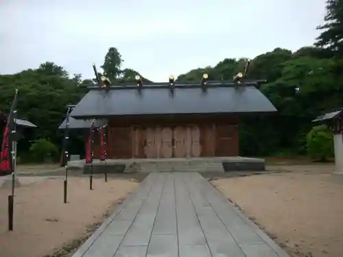 松江護國神社の本殿