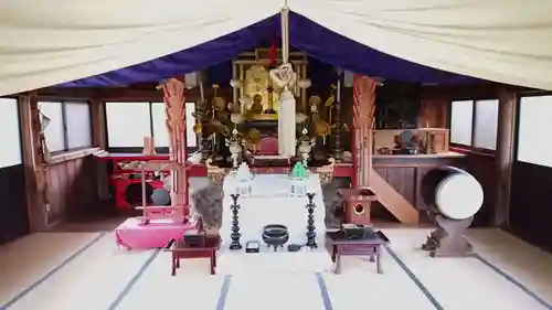 懸腰寺の本殿・本堂