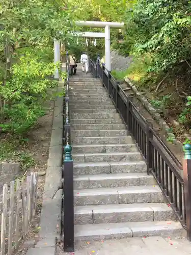 法華堂跡（源頼朝墓・北条義時墓）の鳥居