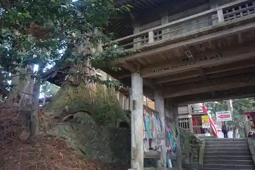 鷲子山上神社の山門