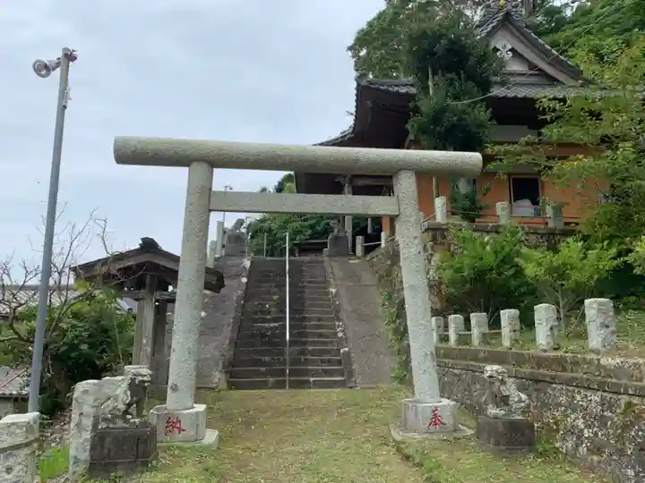 八幡神社の鳥居