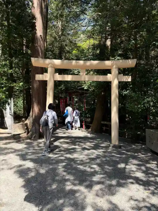 宝登山神社の{uncategorized: "未分類", other: "その他", undefined: "問題あり", building: "その他建物", grave: "お墓", sacred_gate: "鳥居", guardian: "狛犬", statue: "像", buddha: "仏像", history: "歴史", nature: "自然", garden: "庭園", animal: "動物", pagoda: "塔", temizu: "手水舎", mountain_gate: "山門・神門", sanctuary: "本殿・本堂", subordinate: "末社・摂社", art: "芸術", scenery: "景色", jizo: "地蔵", ema: "絵馬", goshuin: "御朱印", omikuji: "おみくじ", items: "授与品その他", amulet: "お守り", goshuincho: "御朱印帳", eats: "食事", festival: "お祭り", votive_dance: "神楽", shichigosan: "七五三参", wedding: "結婚式", experience: "体験その他", initially: "初詣", around: "周辺", anti_infection: "感染症対策"}