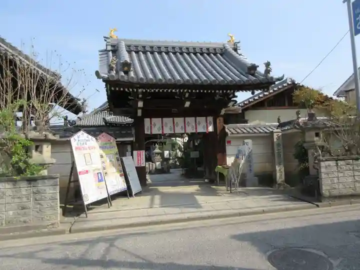 おふさ観音(観音寺)の山門・神門