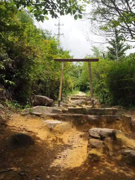 一乗寺の{uncategorized: "未分類", other: "その他", undefined: "問題あり", building: "その他建物", grave: "お墓", sacred_gate: "鳥居", guardian: "狛犬", statue: "像", buddha: "仏像", history: "歴史", nature: "自然", garden: "庭園", animal: "動物", pagoda: "塔", temizu: "手水舎", mountain_gate: "山門・神門", sanctuary: "本殿・本堂", subordinate: "末社・摂社", art: "芸術", scenery: "景色", jizo: "地蔵", ema: "絵馬", goshuin: "御朱印", omikuji: "おみくじ", items: "授与品その他", amulet: "お守り", goshuincho: "御朱印帳", eats: "食事", festival: "お祭り", votive_dance: "神楽", shichigosan: "七五三参", wedding: "結婚式", experience: "体験その他", initially: "初詣", around: "周辺", anti_infection: "感染症対策"}