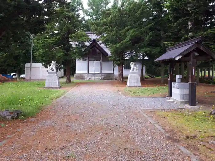 平岸神社の建物その他