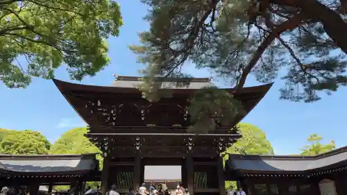 明治神宮の{uncategorized: "未分類", other: "その他", undefined: "問題あり", building: "その他建物", grave: "お墓", sacred_gate: "鳥居", guardian: "狛犬", statue: "像", buddha: "仏像", history: "歴史", nature: "自然", garden: "庭園", animal: "動物", pagoda: "塔", temizu: "手水舎", mountain_gate: "山門・神門", sanctuary: "本殿・本堂", subordinate: "末社・摂社", art: "芸術", scenery: "景色", jizo: "地蔵", ema: "絵馬", goshuin: "御朱印", omikuji: "おみくじ", items: "授与品その他", amulet: "お守り", goshuincho: "御朱印帳", eats: "食事", festival: "お祭り", votive_dance: "神楽", shichigosan: "七五三参", wedding: "結婚式", experience: "体験その他", initially: "初詣", around: "周辺", anti_infection: "感染症対策"}