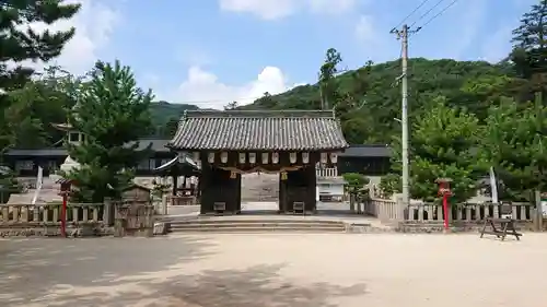 吉備津彦神社の山門