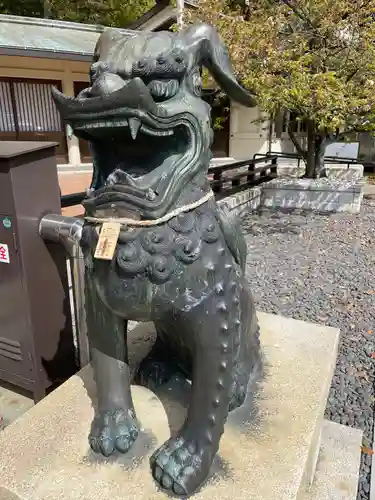 三重縣護國神社の狛犬