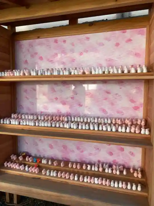 熊野大社の{uncategorized: "未分類", other: "その他", undefined: "問題あり", building: "その他建物", grave: "お墓", sacred_gate: "鳥居", guardian: "狛犬", statue: "像", buddha: "仏像", history: "歴史", nature: "自然", garden: "庭園", animal: "動物", pagoda: "塔", temizu: "手水舎", mountain_gate: "山門・神門", sanctuary: "本殿・本堂", subordinate: "末社・摂社", art: "芸術", scenery: "景色", jizo: "地蔵", ema: "絵馬", goshuin: "御朱印", omikuji: "おみくじ", items: "授与品その他", amulet: "お守り", goshuincho: "御朱印帳", eats: "食事", festival: "お祭り", votive_dance: "神楽", shichigosan: "七五三参", wedding: "結婚式", experience: "体験その他", initially: "初詣", around: "周辺", anti_infection: "感染症対策"}