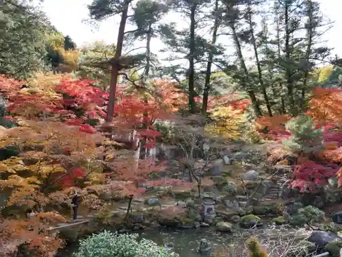 洞窟観音・徳明園・山徳記念館の景色