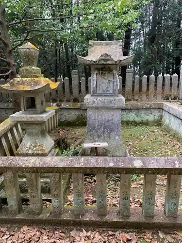 乎疑原神社の末社・摂社