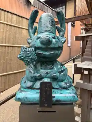 揚げもみじ神社の像