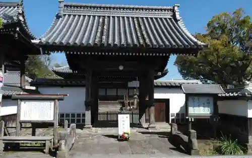 長福寺の山門