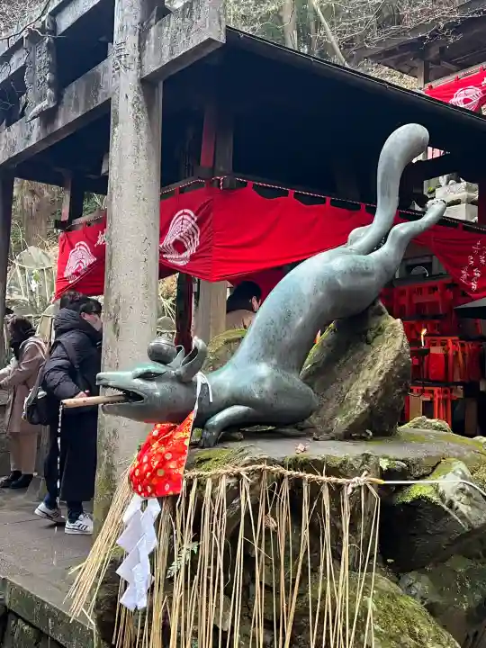 伏見稲荷大社の{uncategorized: "未分類", other: "その他", undefined: "問題あり", building: "その他建物", grave: "お墓", sacred_gate: "鳥居", guardian: "狛犬", statue: "像", buddha: "仏像", history: "歴史", nature: "自然", garden: "庭園", animal: "動物", pagoda: "塔", temizu: "手水舎", mountain_gate: "山門・神門", sanctuary: "本殿・本堂", subordinate: "末社・摂社", art: "芸術", scenery: "景色", jizo: "地蔵", ema: "絵馬", goshuin: "御朱印", omikuji: "おみくじ", items: "授与品その他", amulet: "お守り", goshuincho: "御朱印帳", eats: "食事", festival: "お祭り", votive_dance: "神楽", shichigosan: "七五三参", wedding: "結婚式", experience: "体験その他", initially: "初詣", around: "周辺", anti_infection: "感染症対策"}