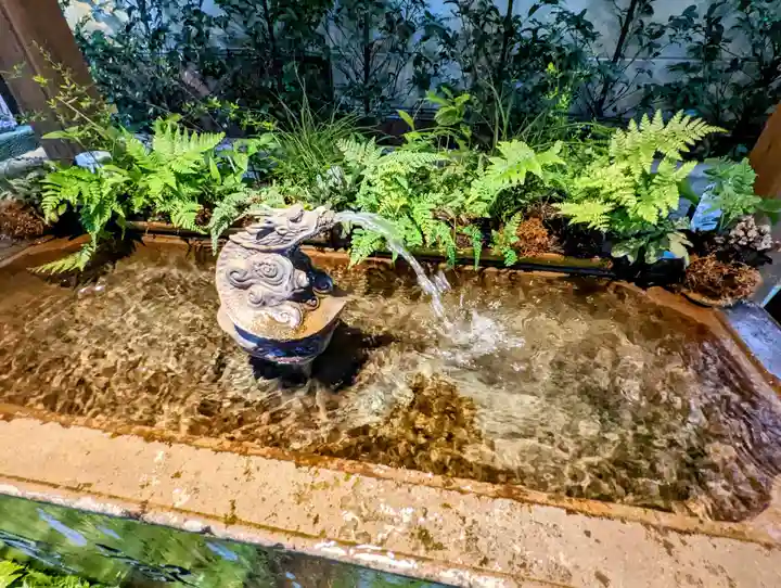 小野照崎神社の手水舎