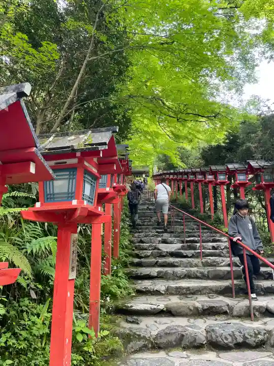 貴船神社の{uncategorized: "未分類", other: "その他", undefined: "問題あり", building: "その他建物", grave: "お墓", sacred_gate: "鳥居", guardian: "狛犬", statue: "像", buddha: "仏像", history: "歴史", nature: "自然", garden: "庭園", animal: "動物", pagoda: "塔", temizu: "手水舎", mountain_gate: "山門・神門", sanctuary: "本殿・本堂", subordinate: "末社・摂社", art: "芸術", scenery: "景色", jizo: "地蔵", ema: "絵馬", goshuin: "御朱印", omikuji: "おみくじ", items: "授与品その他", amulet: "お守り", goshuincho: "御朱印帳", eats: "食事", festival: "お祭り", votive_dance: "神楽", shichigosan: "七五三参", wedding: "結婚式", experience: "体験その他", initially: "初詣", around: "周辺", anti_infection: "感染症対策"}