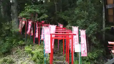 呑香稲荷神社の鳥居