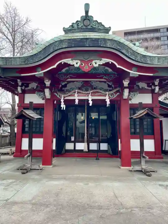 河原町稲荷神社の{uncategorized: "未分類", other: "その他", undefined: "問題あり", building: "その他建物", grave: "お墓", sacred_gate: "鳥居", guardian: "狛犬", statue: "像", buddha: "仏像", history: "歴史", nature: "自然", garden: "庭園", animal: "動物", pagoda: "塔", temizu: "手水舎", mountain_gate: "山門・神門", sanctuary: "本殿・本堂", subordinate: "末社・摂社", art: "芸術", scenery: "景色", jizo: "地蔵", ema: "絵馬", goshuin: "御朱印", omikuji: "おみくじ", items: "授与品その他", amulet: "お守り", goshuincho: "御朱印帳", eats: "食事", festival: "お祭り", votive_dance: "神楽", shichigosan: "七五三参", wedding: "結婚式", experience: "体験その他", initially: "初詣", around: "周辺", anti_infection: "感染症対策"}