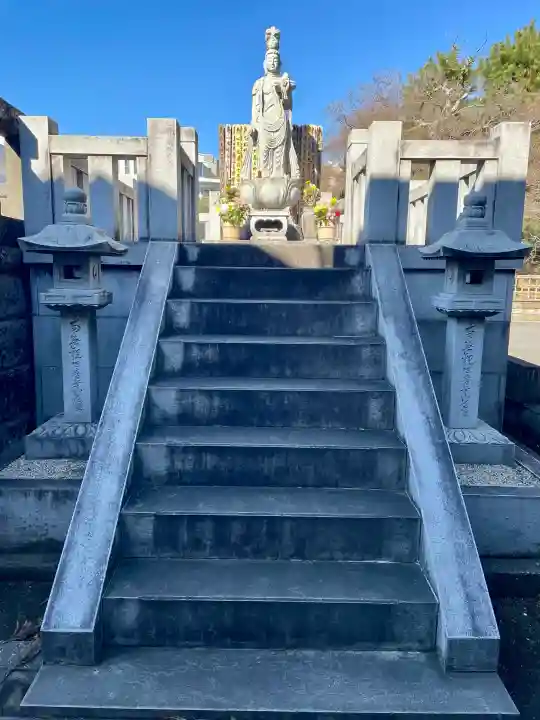 東北寺の{uncategorized: "未分類", other: "その他", undefined: "問題あり", building: "その他建物", grave: "お墓", sacred_gate: "鳥居", guardian: "狛犬", statue: "像", buddha: "仏像", history: "歴史", nature: "自然", garden: "庭園", animal: "動物", pagoda: "塔", temizu: "手水舎", mountain_gate: "山門・神門", sanctuary: "本殿・本堂", subordinate: "末社・摂社", art: "芸術", scenery: "景色", jizo: "地蔵", ema: "絵馬", goshuin: "御朱印", omikuji: "おみくじ", items: "授与品その他", amulet: "お守り", goshuincho: "御朱印帳", eats: "食事", festival: "お祭り", votive_dance: "神楽", shichigosan: "七五三参", wedding: "結婚式", experience: "体験その他", initially: "初詣", around: "周辺", anti_infection: "感染症対策"}