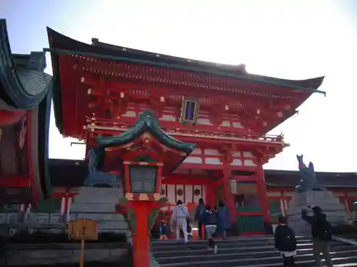 伏見稲荷大社の山門・神門