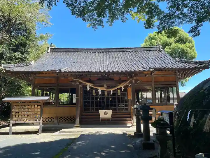 荘八幡神社の本殿・本堂
