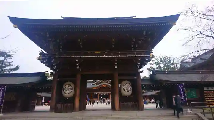 寒川神社の山門・神門