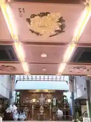 八津御嶽神社の本殿