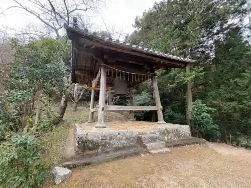 神童寺の{uncategorized: "未分類", other: "その他", undefined: "問題あり", building: "その他建物", grave: "お墓", sacred_gate: "鳥居", guardian: "狛犬", statue: "像", buddha: "仏像", history: "歴史", nature: "自然", garden: "庭園", animal: "動物", pagoda: "塔", temizu: "手水舎", mountain_gate: "山門・神門", sanctuary: "本殿・本堂", subordinate: "末社・摂社", art: "芸術", scenery: "景色", jizo: "地蔵", ema: "絵馬", goshuin: "御朱印", omikuji: "おみくじ", items: "授与品その他", amulet: "お守り", goshuincho: "御朱印帳", eats: "食事", festival: "お祭り", votive_dance: "神楽", shichigosan: "七五三参", wedding: "結婚式", experience: "体験その他", initially: "初詣", around: "周辺", anti_infection: "感染症対策"}