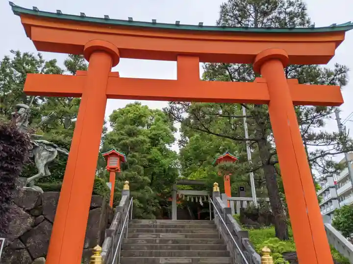 穴八幡宮の鳥居