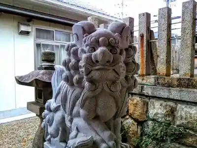 稲荷社（辰巳稲荷社）の狛犬