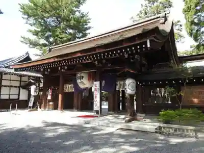 建部大社の山門・神門