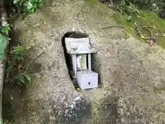 荒磯魚見根神社の建物その他