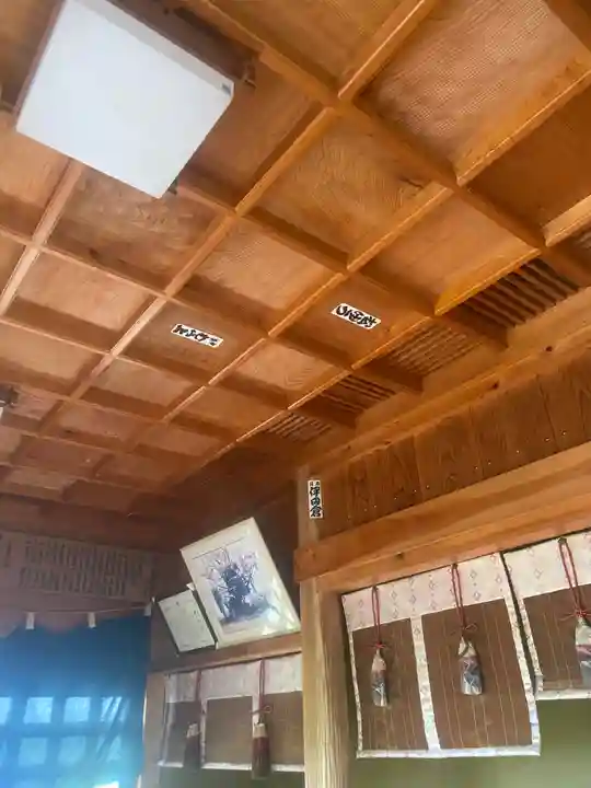 顕徳坊尊の本殿・本堂