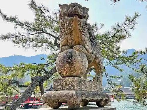 厳島神社の狛犬