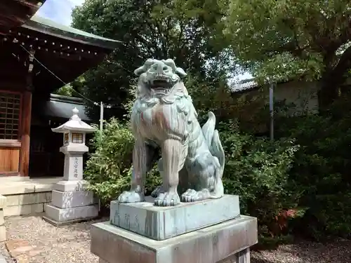 溝旗神社（肇國神社）の狛犬