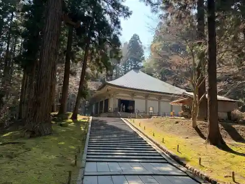 中尊寺金色堂の{uncategorized: "未分類", other: "その他", undefined: "問題あり", building: "その他建物", grave: "お墓", sacred_gate: "鳥居", guardian: "狛犬", statue: "像", buddha: "仏像", history: "歴史", nature: "自然", garden: "庭園", animal: "動物", pagoda: "塔", temizu: "手水舎", mountain_gate: "山門・神門", sanctuary: "本殿・本堂", subordinate: "末社・摂社", art: "芸術", scenery: "景色", jizo: "地蔵", ema: "絵馬", goshuin: "御朱印", omikuji: "おみくじ", items: "授与品その他", amulet: "お守り", goshuincho: "御朱印帳", eats: "食事", festival: "お祭り", votive_dance: "神楽", shichigosan: "七五三参", wedding: "結婚式", experience: "体験その他", initially: "初詣", around: "周辺", anti_infection: "感染症対策"}