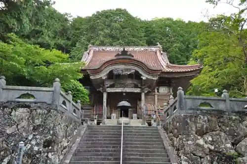 明石寺の本殿・本堂