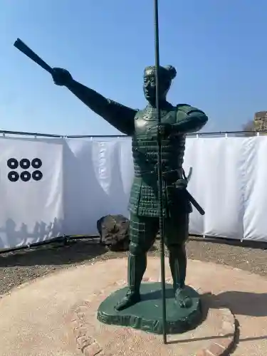 眞田神社の{uncategorized: "未分類", other: "その他", undefined: "問題あり", building: "その他建物", grave: "お墓", sacred_gate: "鳥居", guardian: "狛犬", statue: "像", buddha: "仏像", history: "歴史", nature: "自然", garden: "庭園", animal: "動物", pagoda: "塔", temizu: "手水舎", mountain_gate: "山門・神門", sanctuary: "本殿・本堂", subordinate: "末社・摂社", art: "芸術", scenery: "景色", jizo: "地蔵", ema: "絵馬", goshuin: "御朱印", omikuji: "おみくじ", items: "授与品その他", amulet: "お守り", goshuincho: "御朱印帳", eats: "食事", festival: "お祭り", votive_dance: "神楽", shichigosan: "七五三参", wedding: "結婚式", experience: "体験その他", initially: "初詣", around: "周辺", anti_infection: "感染症対策"}